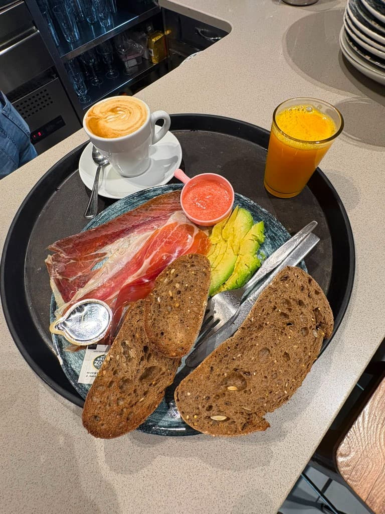 Desayunos en Txoko Kafe, cafetería en Zarautz